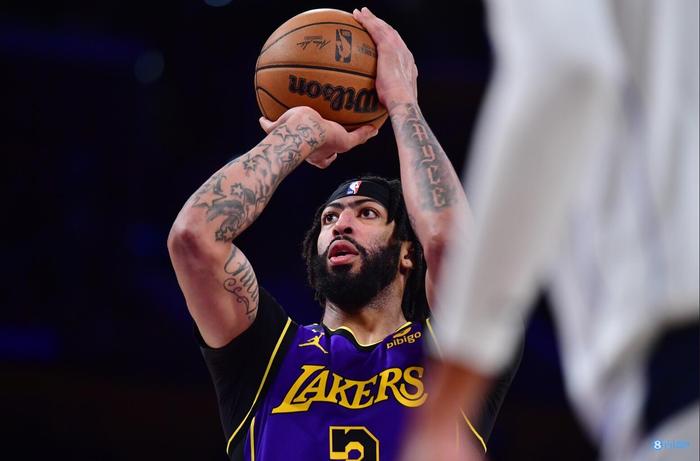 9,浓眉30+20湖人险胜尼克斯守榜首  