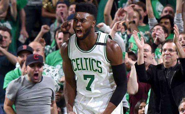  布朗30分凯尔特人大胜奇才保持东部第一  